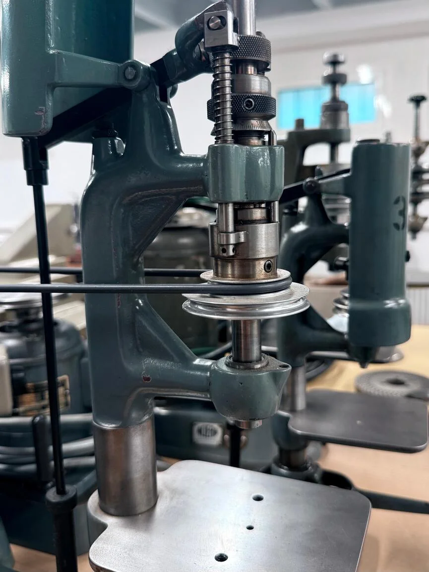 Perleuses et perceuses sensitives dans l'atelier BONNIKSEN